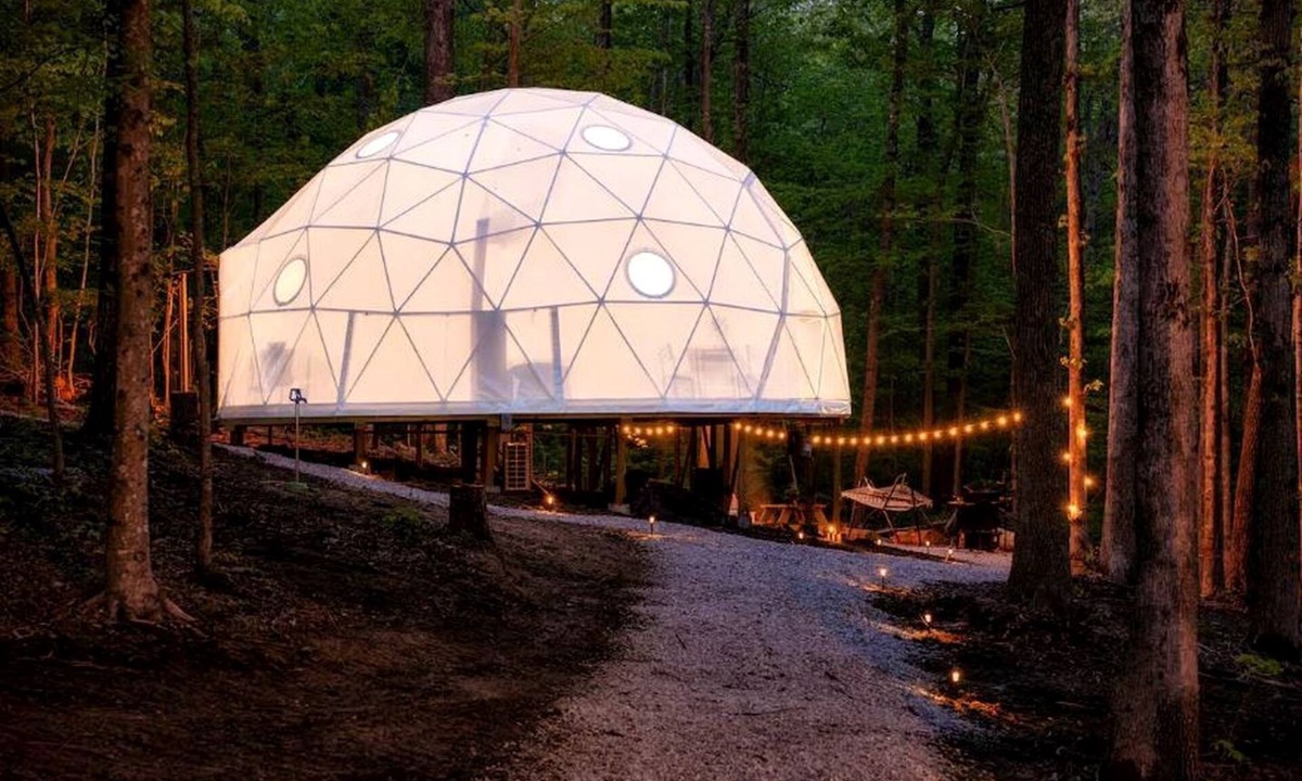 Robbins House | Luxurious Dome Surrounded by Nature for a Unique Romantic Escape near Brimstone and Big South Fork in Tennessee