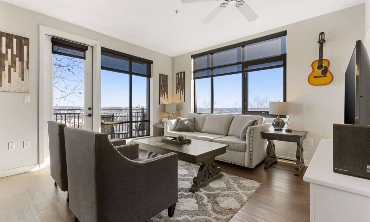 Rolling Mill Hill Condo | Luxurious Downtown Corner Views 2 bed 2bath-#211