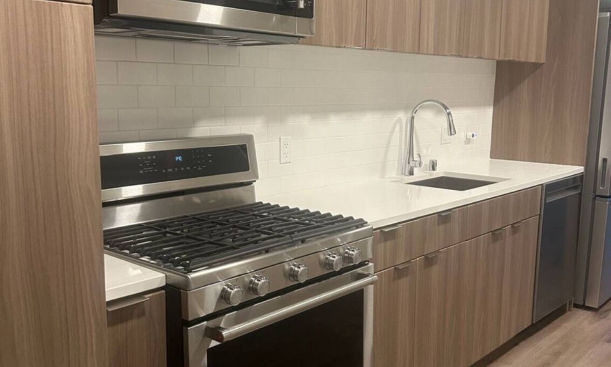 Lakeside Apartment | Luxurious Downtown Suite