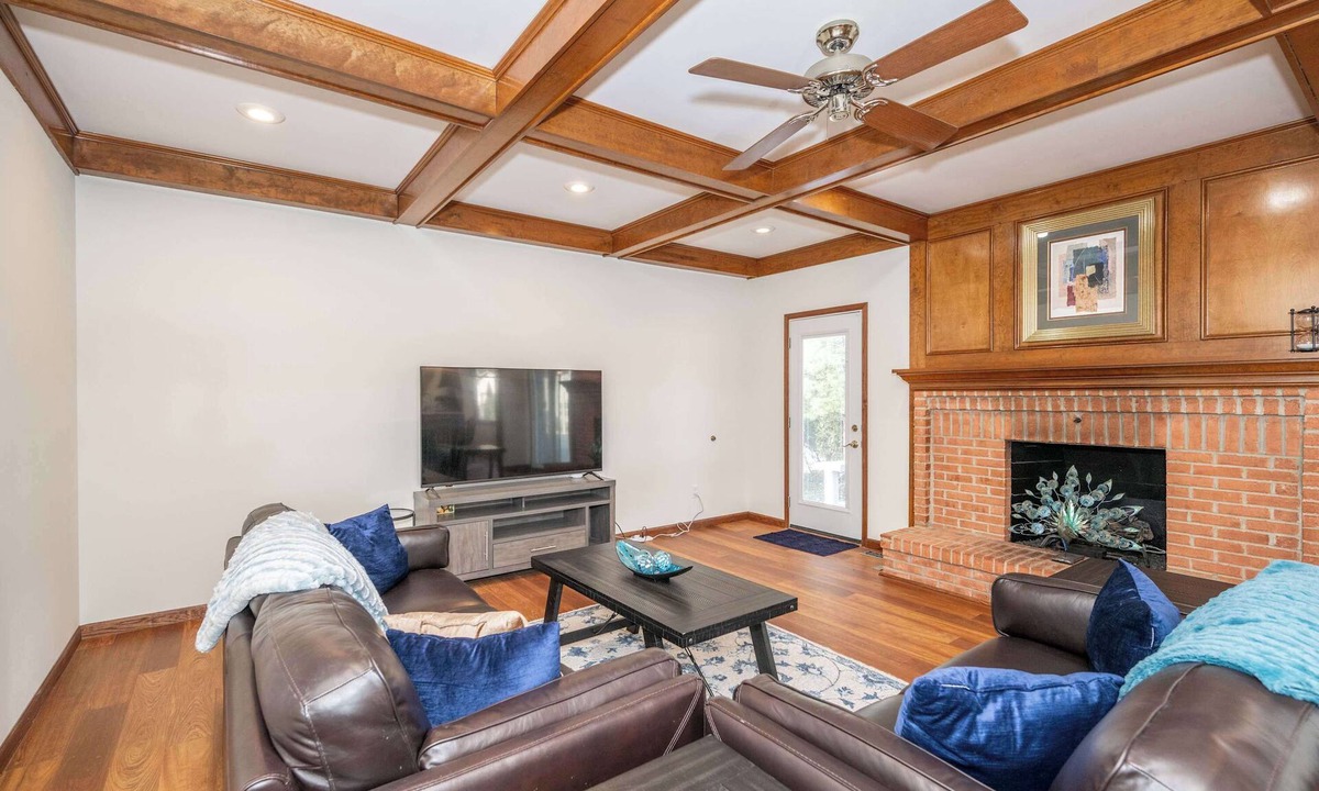 Loveland House | Luxurious Dream Home - For 10!