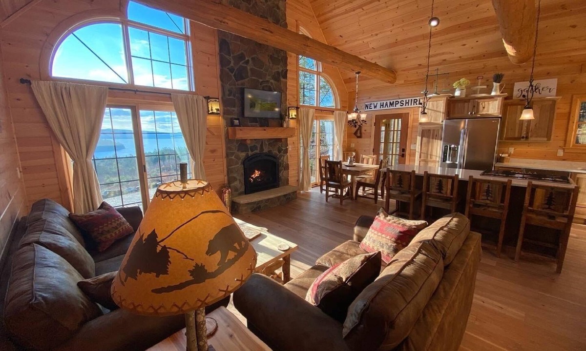 Hebron Cabin | Luxurious Eagle Ridge Log Home Newfound Lake