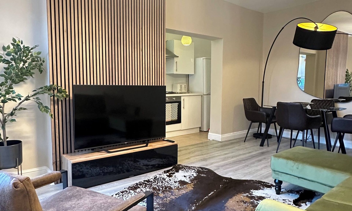 Leyton Apartment | Luxurious flat in London