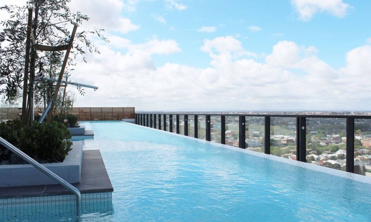 Flemington Apartment | Luxurious Flemington with Stunning Racecourse View