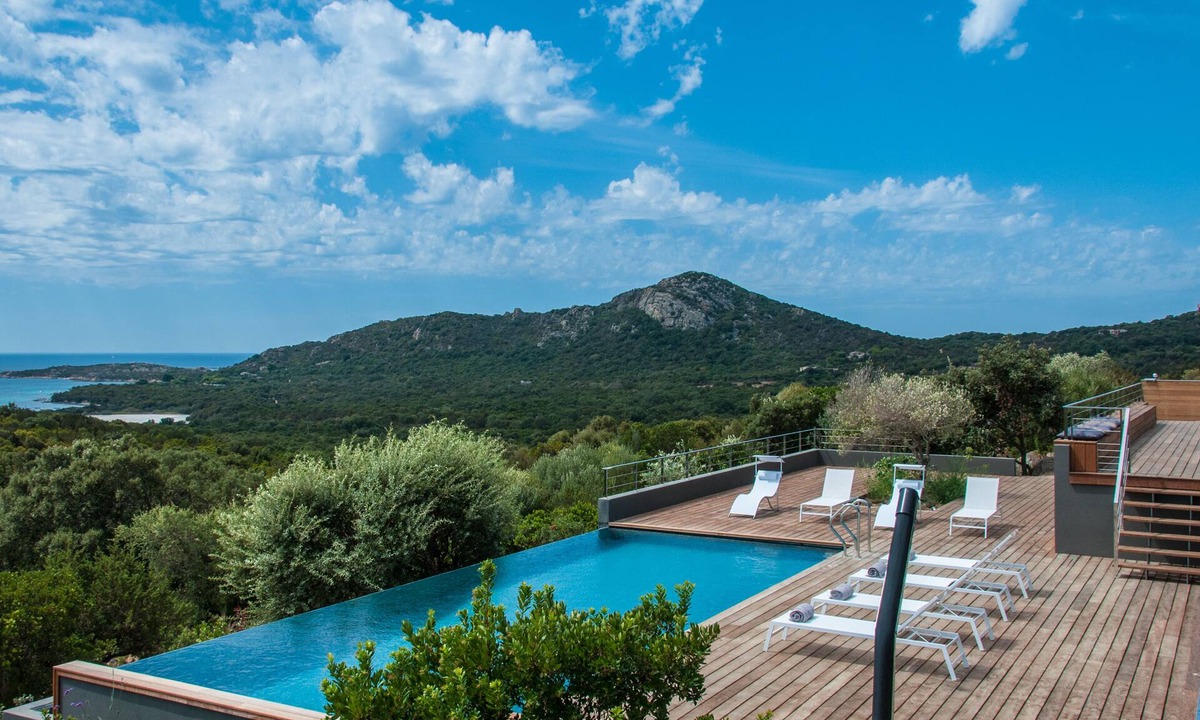 Pianotolli-Caldarello Villa | Luxurious villa Meremaki