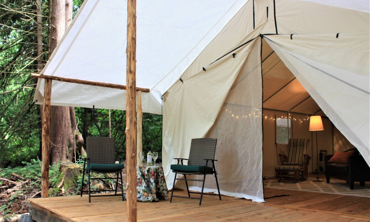 Big Lake RV Rental | Luxurious Glamour Camping in Northwest Cedar Forest