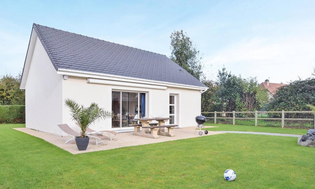 Angerville-l'Orcher House | Luxurious home in Angerville-l'Orcher with WiFi