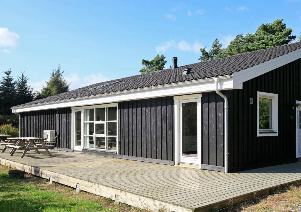 Øster Melholt House | Luxurious Holiday Home in Hals with Sauna