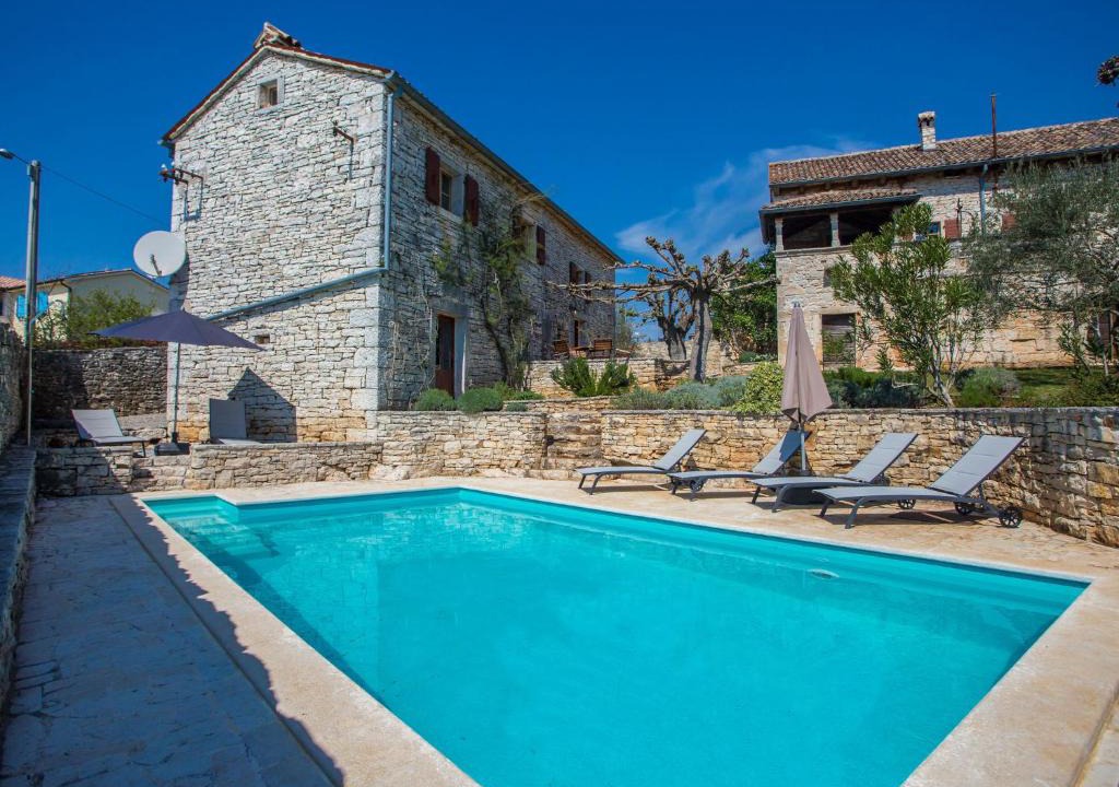 Heraki House | Luxurious Holiday Home in Heraki Croatia with Private Pool