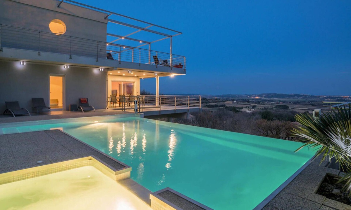 Rochefort-du-Gard House | Luxurious home in Rochefort-du-Gard