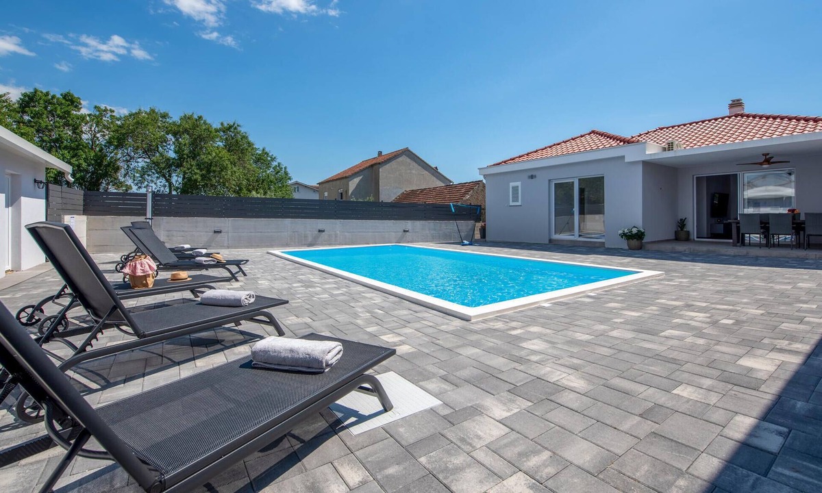 Sveti Filip i Jakov House | Luxurious home in Gornje Rastane