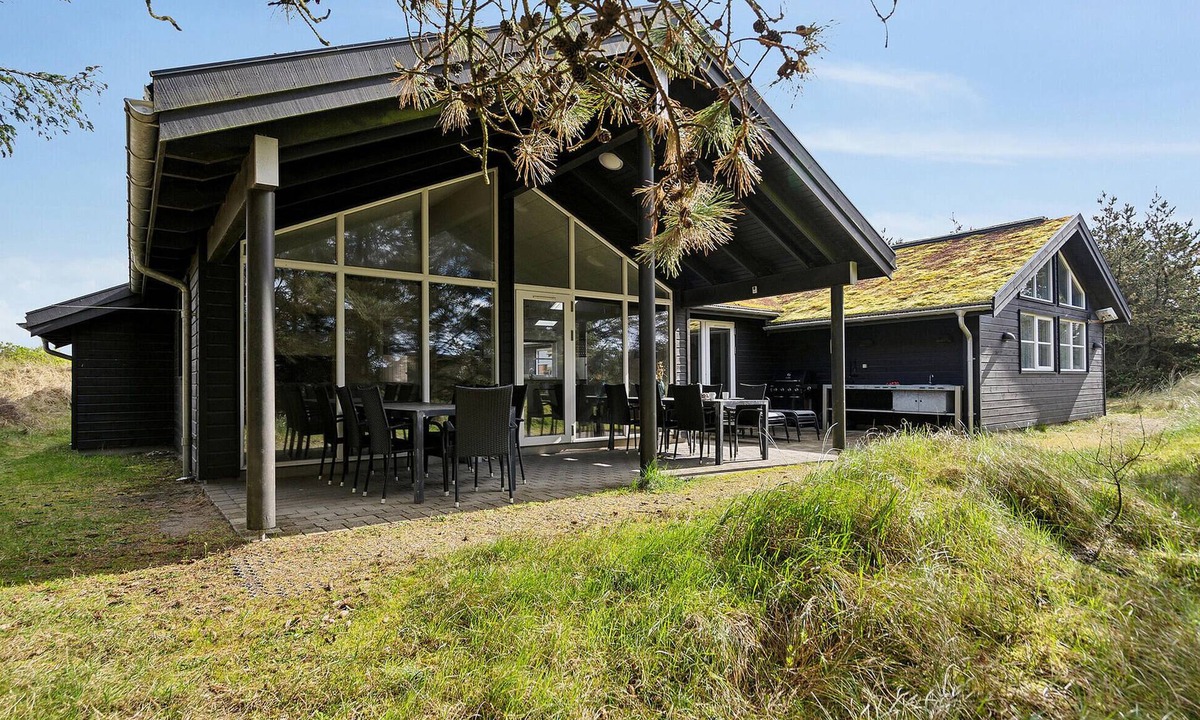 Blavand Strand House | Luxurious home in Blåvand with sauna