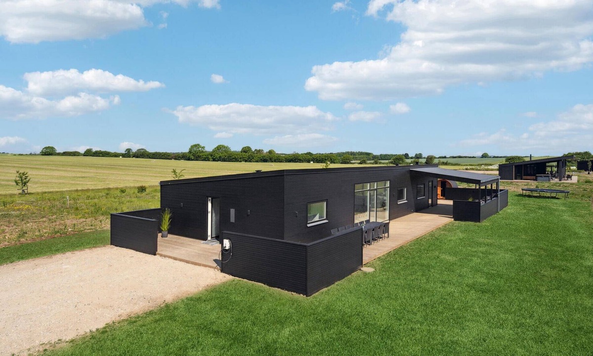 Hvidbjerg Strand House | Luxurious home in Børkop with sauna