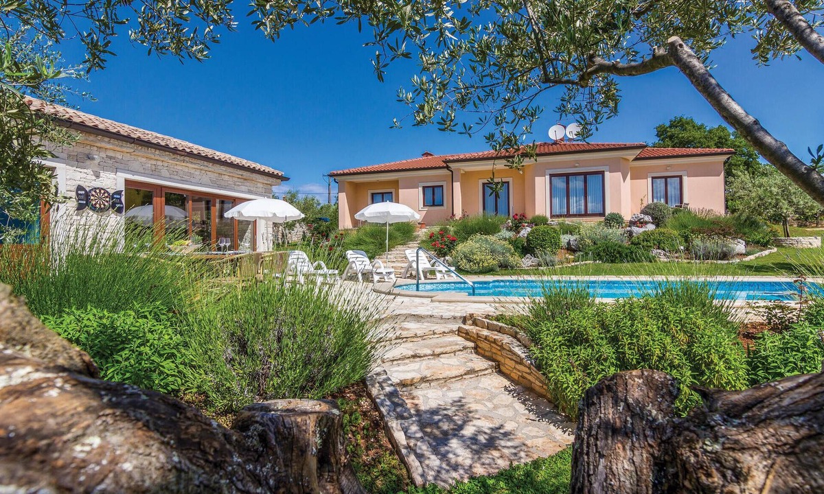 Kastel House | Luxurious home in Buje