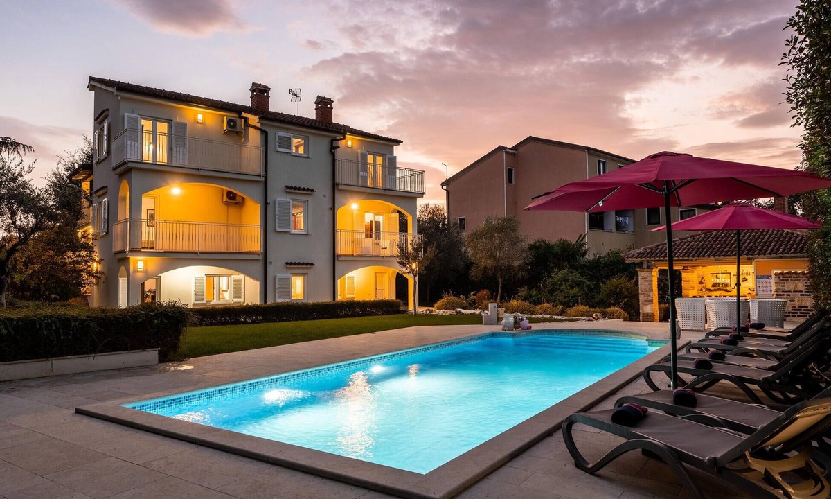 Gulici House | Luxurious home in Porec with private swimming pool, can be inside or outside