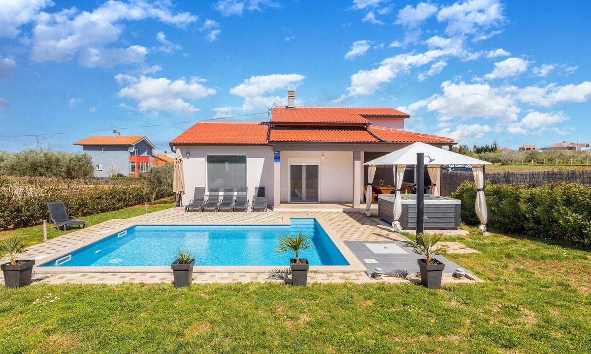 Skatari House | Luxurious home in Pula