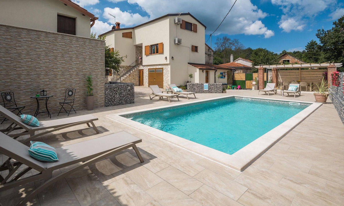 Rakotule House | Luxurious home in Rakotule