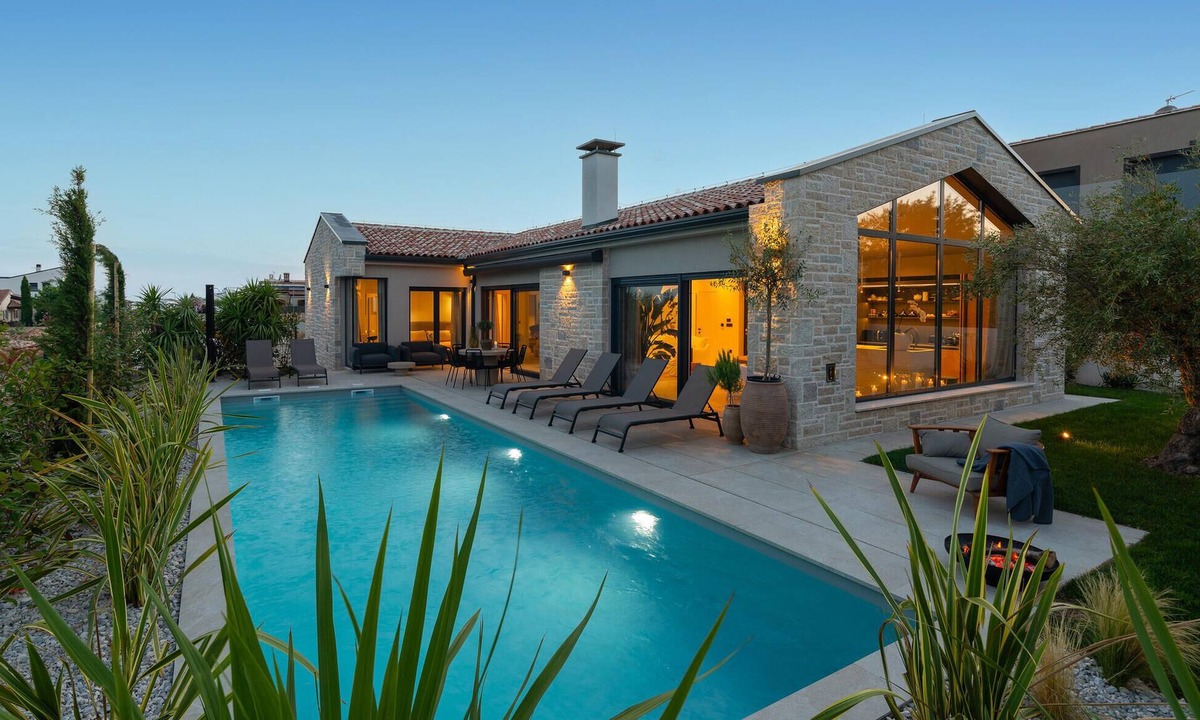 Frata House | Luxurious home in Tar