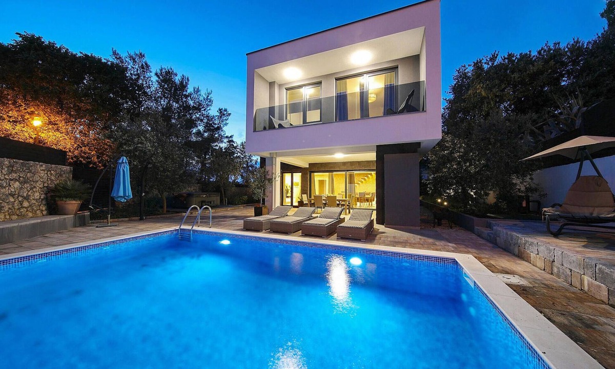 Zaton House | Luxurious home in Zaton with sauna