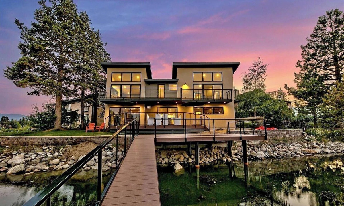 Tahoe Keys House | Luxurious Home - Modern Meets Elegance on the Water