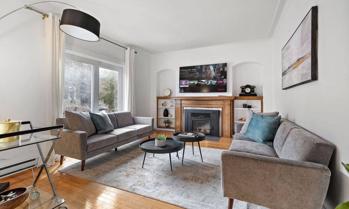 Cote-Des-Neiges—Notre-Dame-De-Grace House | Luxurious House Big Terrace | Sleeps 16 | 3bath