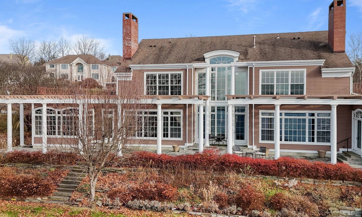 Ithaca House | Luxurious house near Cornell campus with lake views and incredible sunsets.