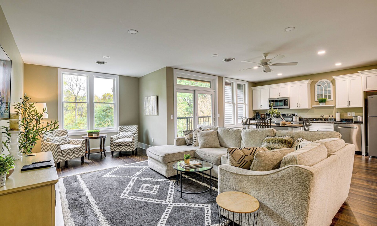 Akron Condo | Luxurious 'Litfin Loft' On Main Street in Akron
