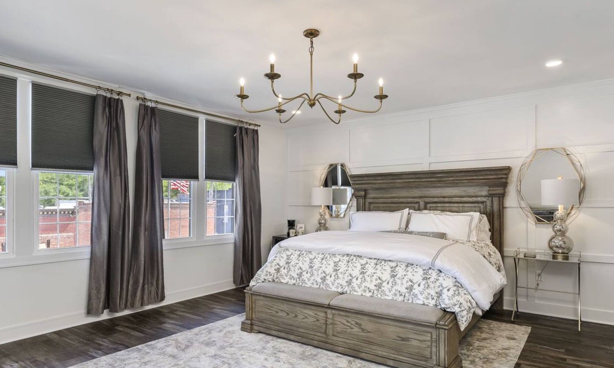 Parkville Apartment | ☆Luxurious Living ☆ Historic Main Street