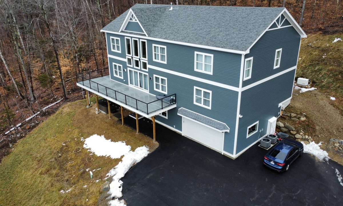 Campton Villa | Luxurious Mountain Escape With Sunset View