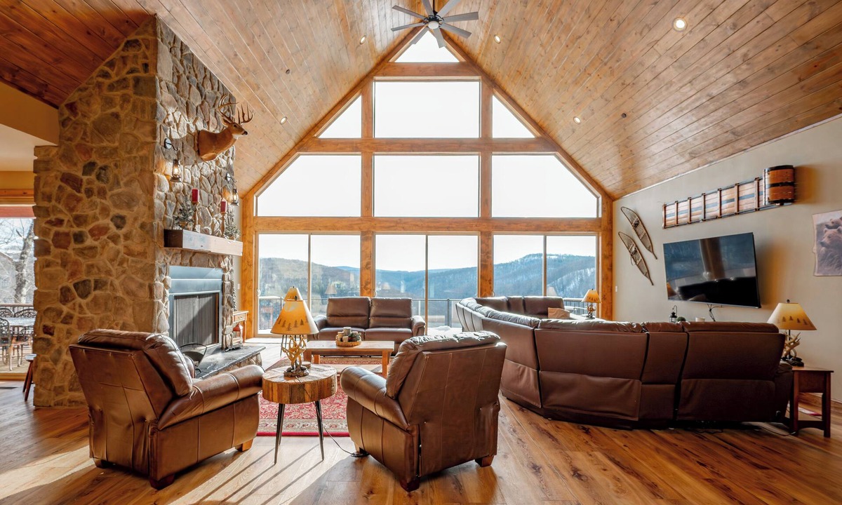 Friendsville House | Luxurious Mountain Getaway w/Hot Tub