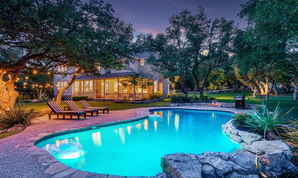 Bulverde Other | "Luxurious Moya's ranchette " mini horses,heated pool,games