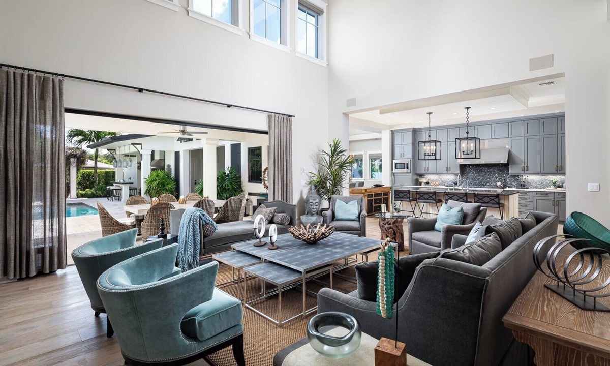 Moorings House | LUXURIOUS NAPLES OASIS WITH CUSTOM POOL