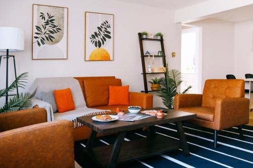 O'Hare Apartment | Luxurious New Remodeled