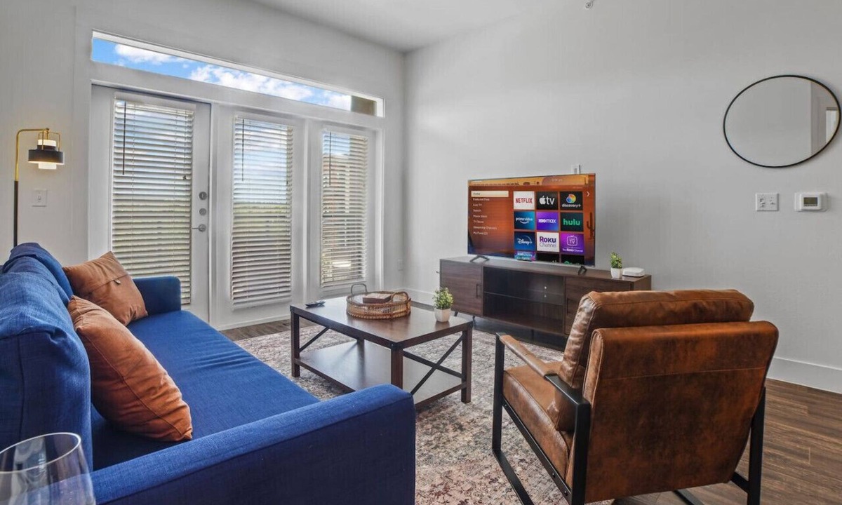 West Oak Hill Apartment | Luxurious New Unit|2Bd2Ba|Pool, Golf Sim