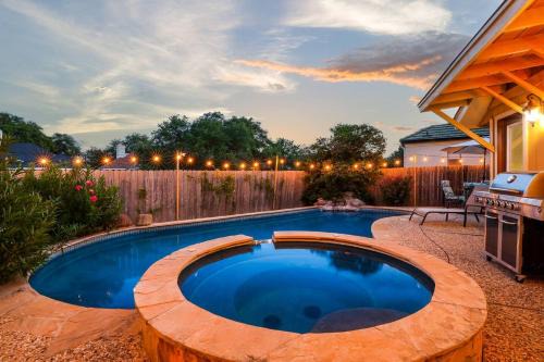 Riverbend of Camino Real House | Luxurious Oasis w Serene Pool, Games & Fire pit