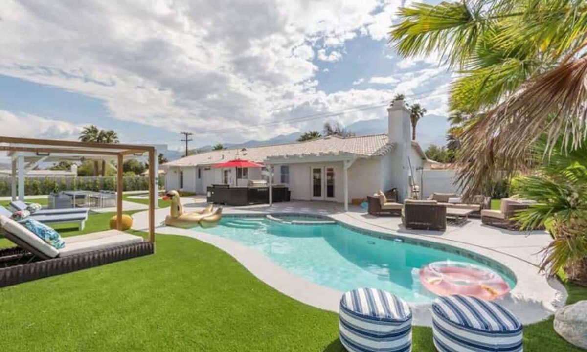 Desert Park Estates House | Luxurious Palm Springs Villa w/Pool & Game Room