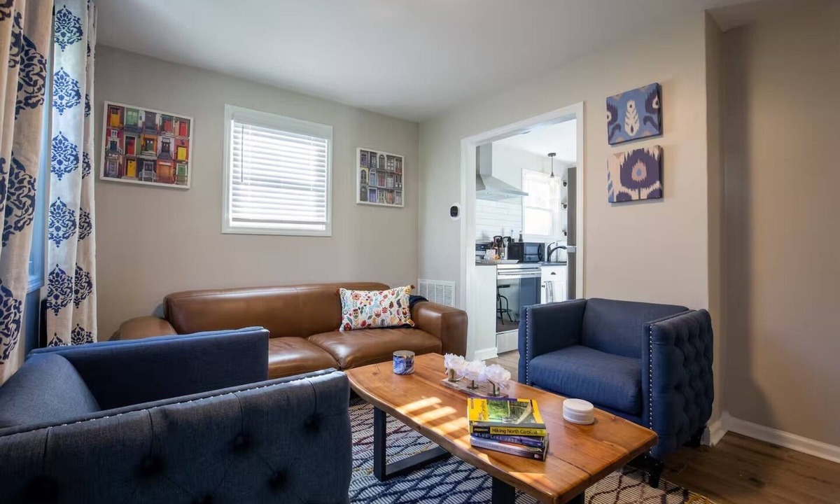 Apex Cottage | Luxurious Private Cottage - Walk to Downtown Apex