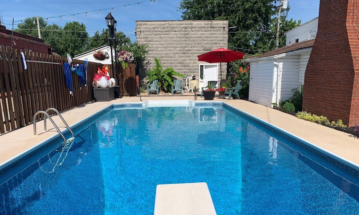 Joplin House | Luxurious private spacious cottage