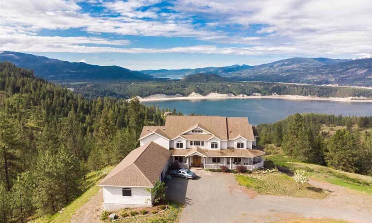Kettle Falls House | Luxurious River/Mountain View house Suite 1