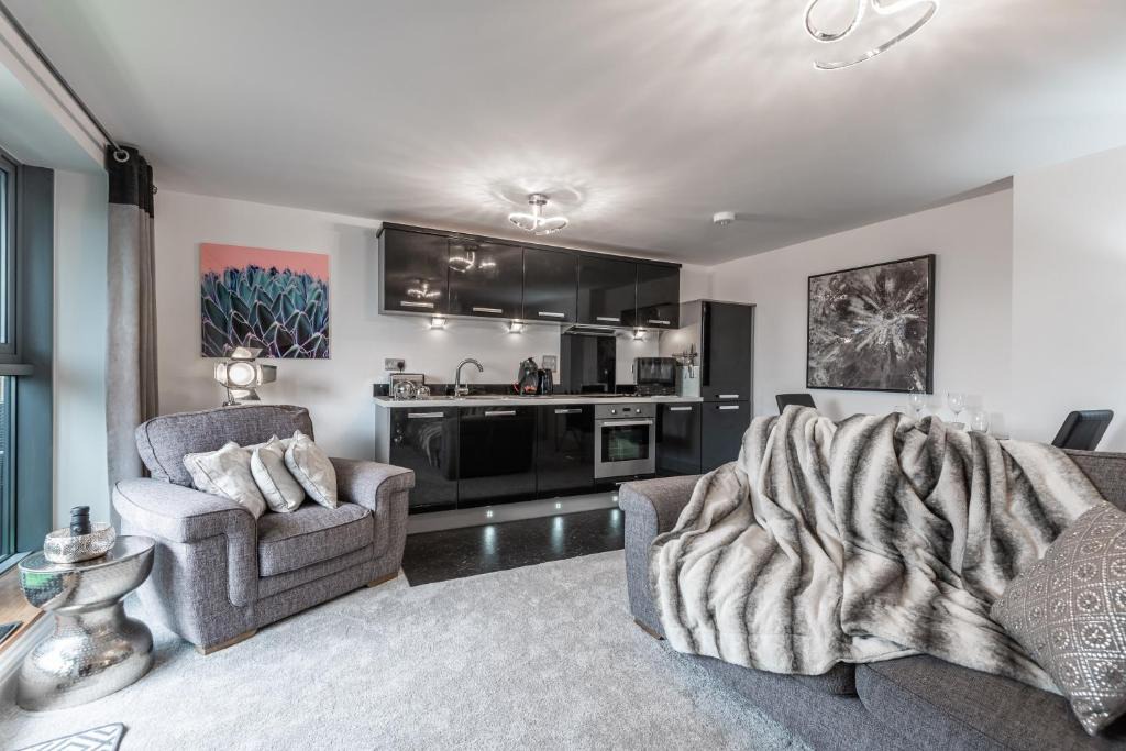 Diglis Apartment | Luxurious river view apartment with terrace