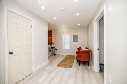 Fall River Apartment | Luxurious room in Fall River Stay