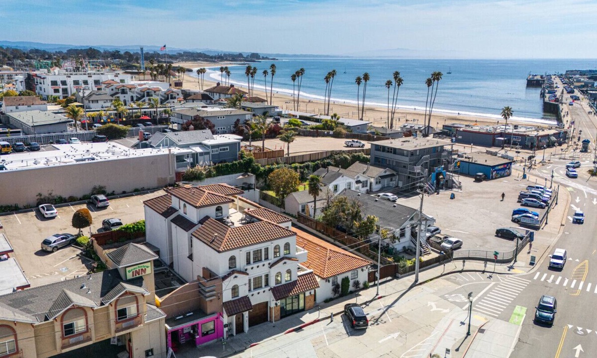 Westside Santa Cruz Villa | Luxurious Sea Crest Oceanview Villa- by Main Beach