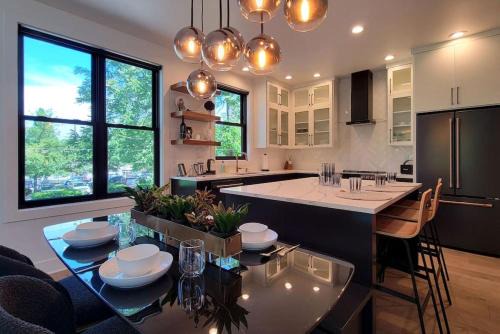 Jacksonville House | Luxurious Station House Suite A