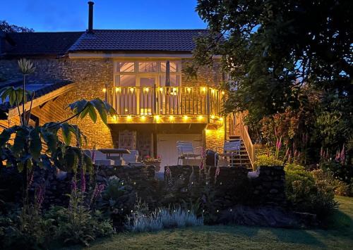 Axminster Apartment | Luxurious studio for two with spectacular views