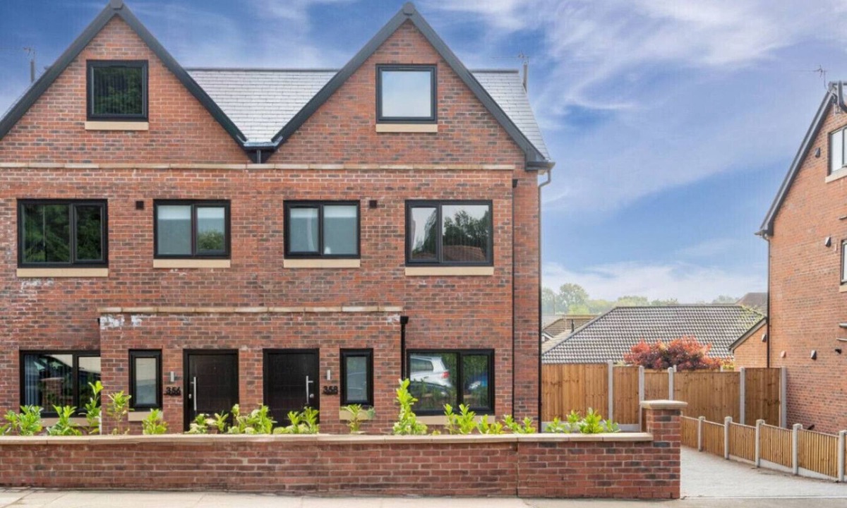 Worsley House | Luxurious Stylish: Modern Home