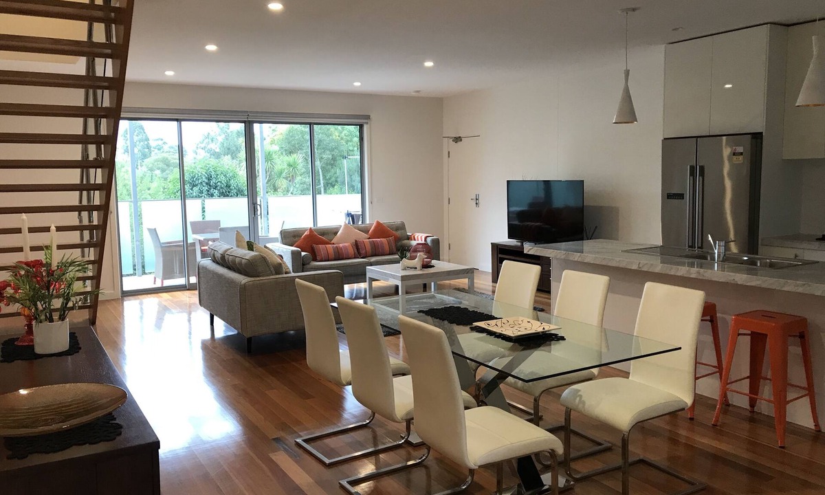 Doncaster House | Luxurious Townhouse 2BR 2.5BATH