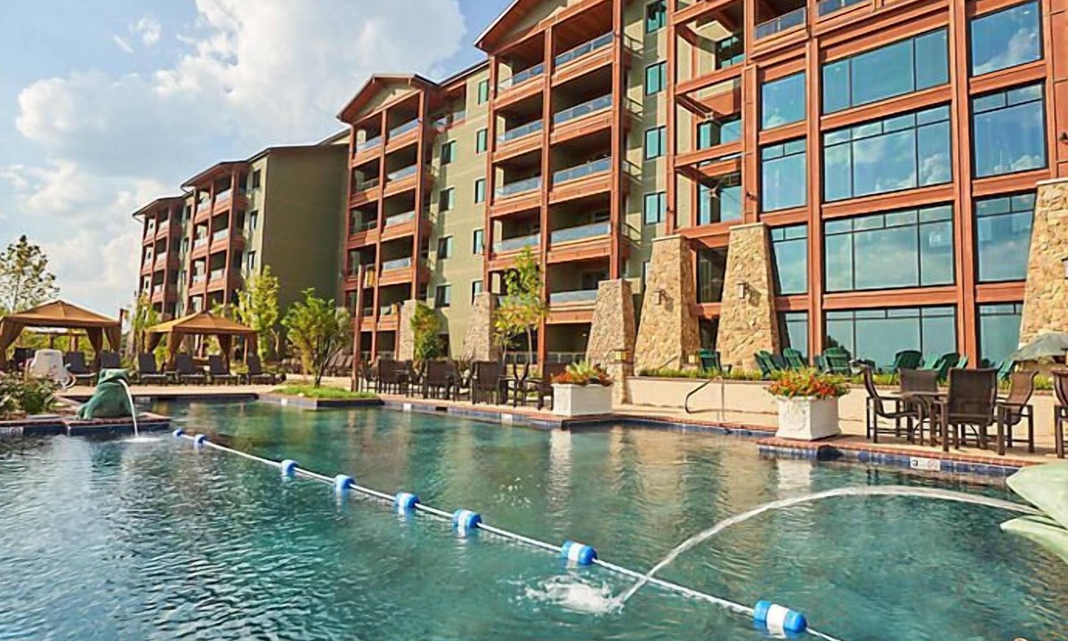 Ridgedale Resort | Luxurious units at The Cliffs at Long Creek!