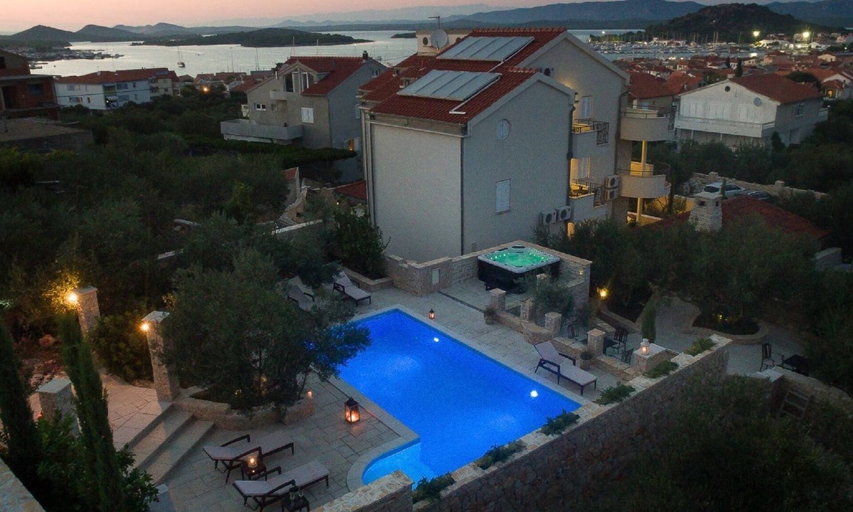 Susica Villa | Luxurious Villa in Murter with Pool
