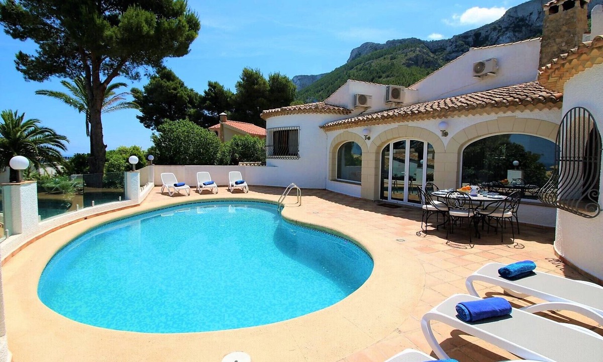 Denia Villa | Luxurious villa with satellite TV, air conditioning and pool Marquise MB 8 people