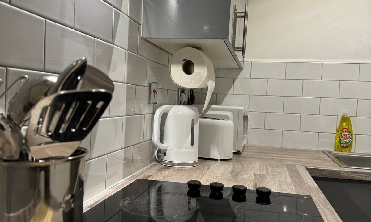 Cannock Apartment | Luxury 1 BDR Apartment