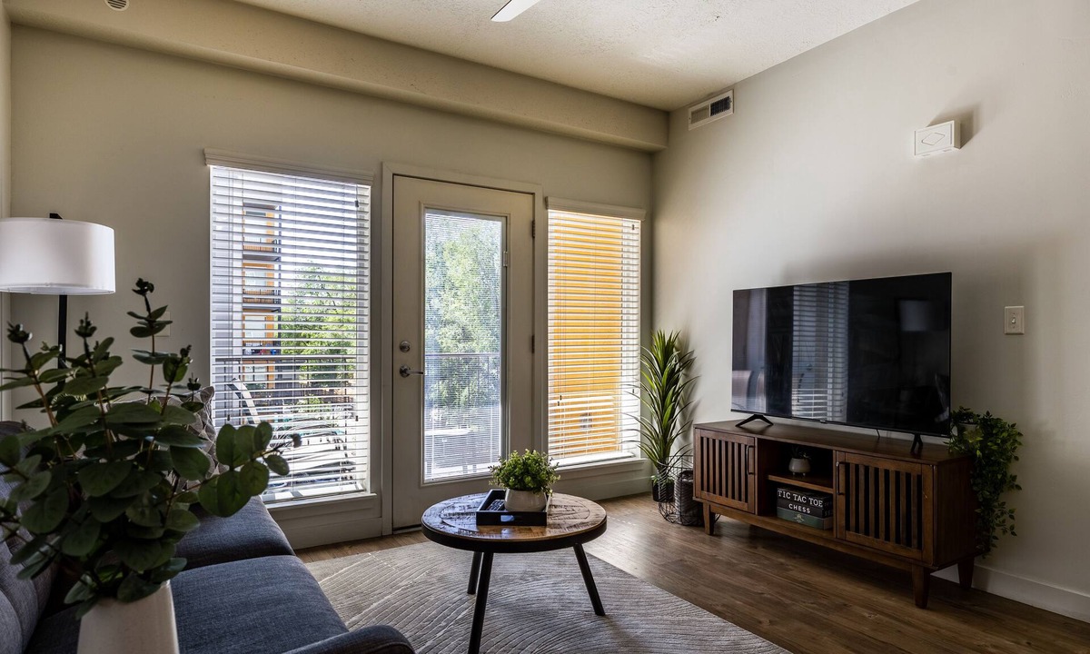 South Salt Lake Apartment | Luxury 1-bedroom Apartment